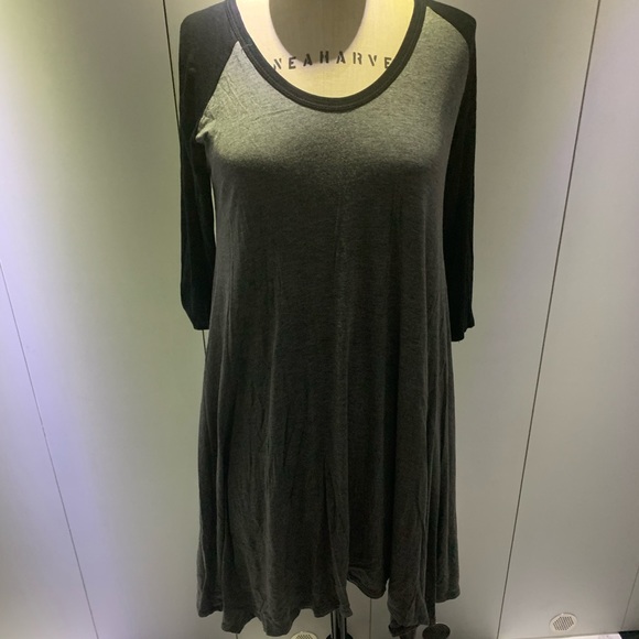 T-shirt dress - Picture 1 of 3